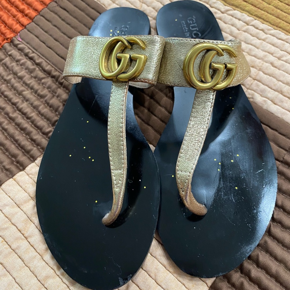 Gucci Women's Metallic Gold Sandals with 2 Dust Bags - Picture 2 of 14
